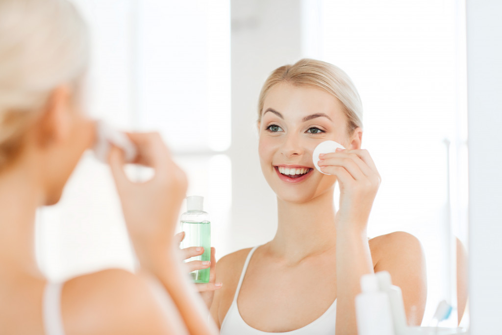 woman doing skincare