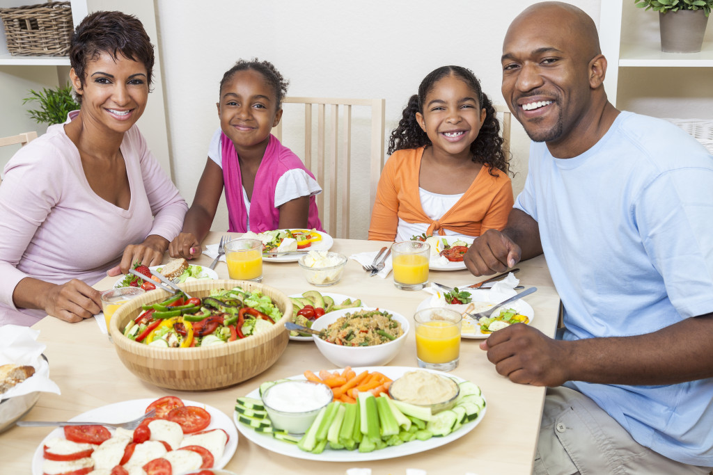 eating health food as a family